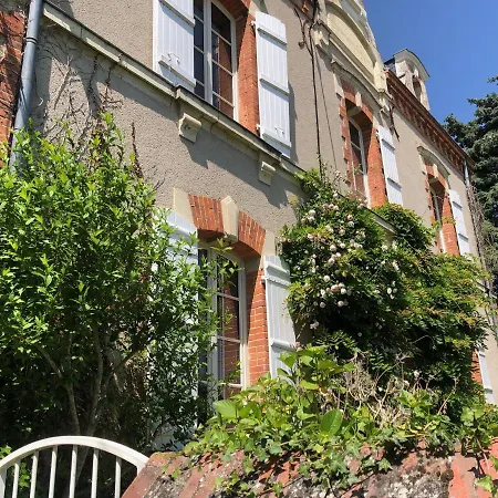 住宿加早餐酒店 D'hotes - Ancienne Ecole St Joseph Chanzeaux