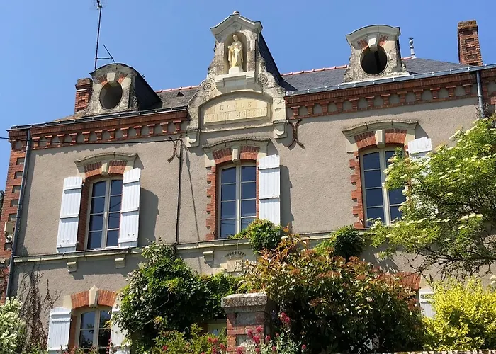 D'hotes - Ancienne Ecole St Joseph * Chanzeaux