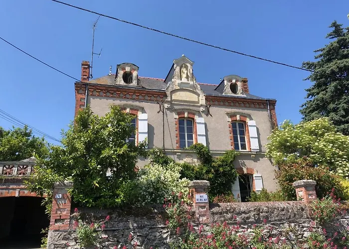 D'hotes - Ancienne Ecole St Joseph * Chanzeaux